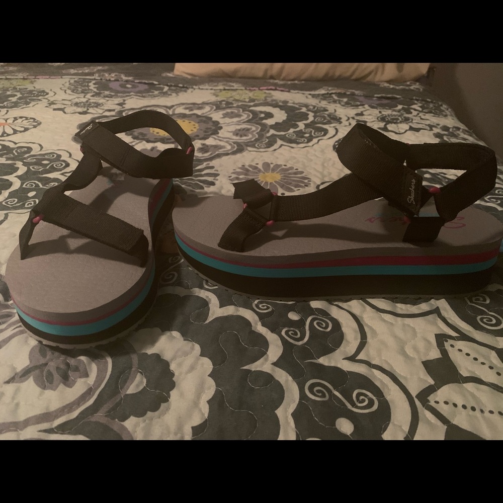 Women’s Sketchers Yoga Foam Sandals